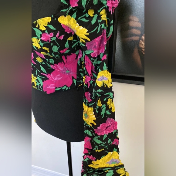 Zara cropped floral top with sweetheart bustline and ruched sleeves size Large - Picture 9 of 16
